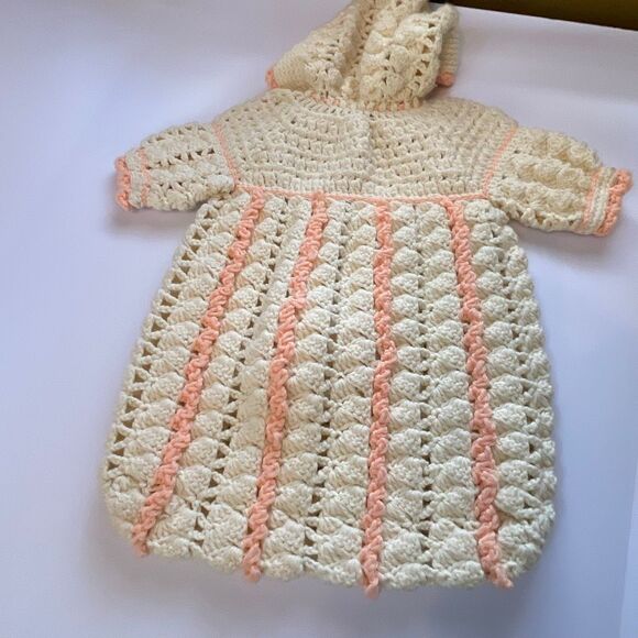 VTG newborn handmade crocheted baby snuggle bag with hood Midcentury - Picture 4 of 5